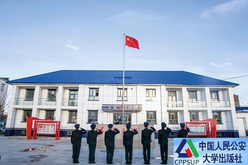 按住Ctrl键+鼠标滚轮缩放